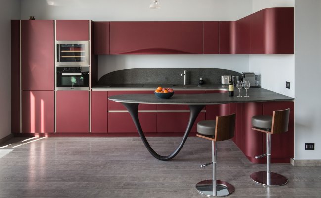 Кухня в стиле минимализм с барной стойкой