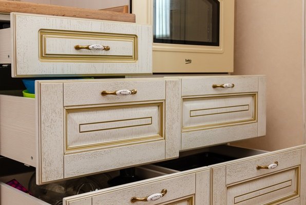 Классическая кухня из шпона