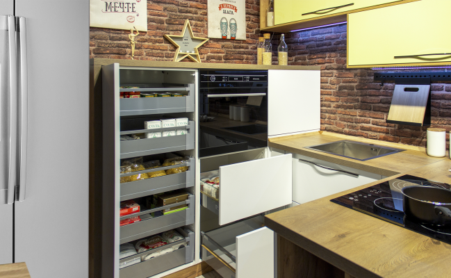 Небольшая П-образная кухня в стиле лофт