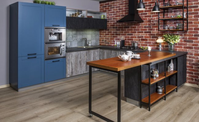 Стильная п-образная кухня в стиле лофт