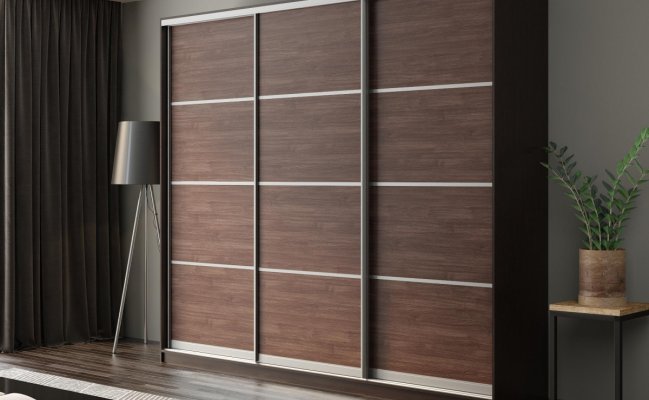 Шкаф-купе трехстворчатый
