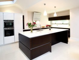 Продажа Кухня с большим островом цвета венге в каталоге Купить Кухня с большим островом цвета венге в каталоге