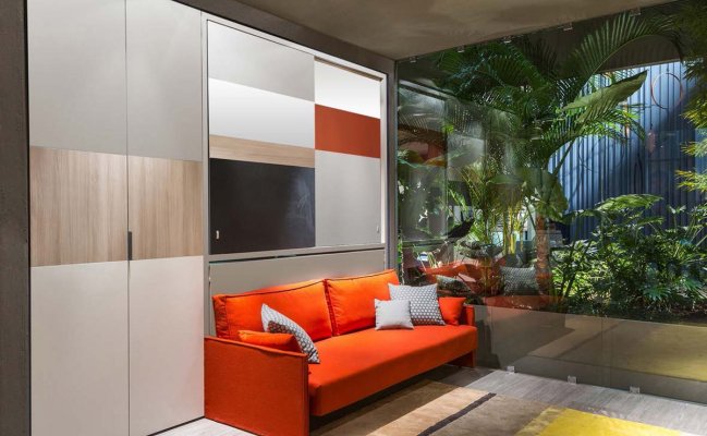 Шкаф-кровать  с ярким диваном