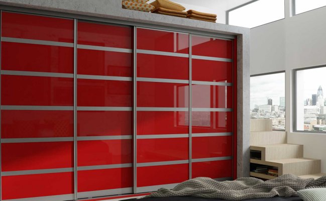 Шкаф-купе с красными фасадами