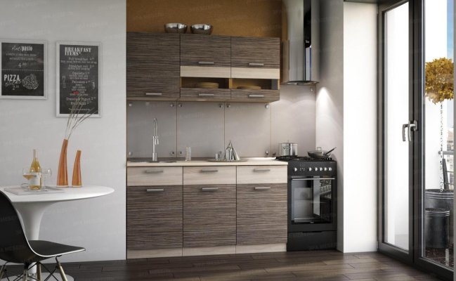 Небольшая прямая кухня с стеклянным фартуком