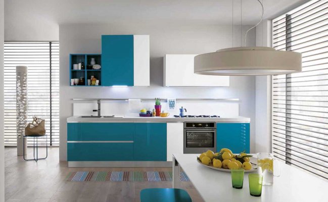 Небольшая кухня в бирюзовом цвете
